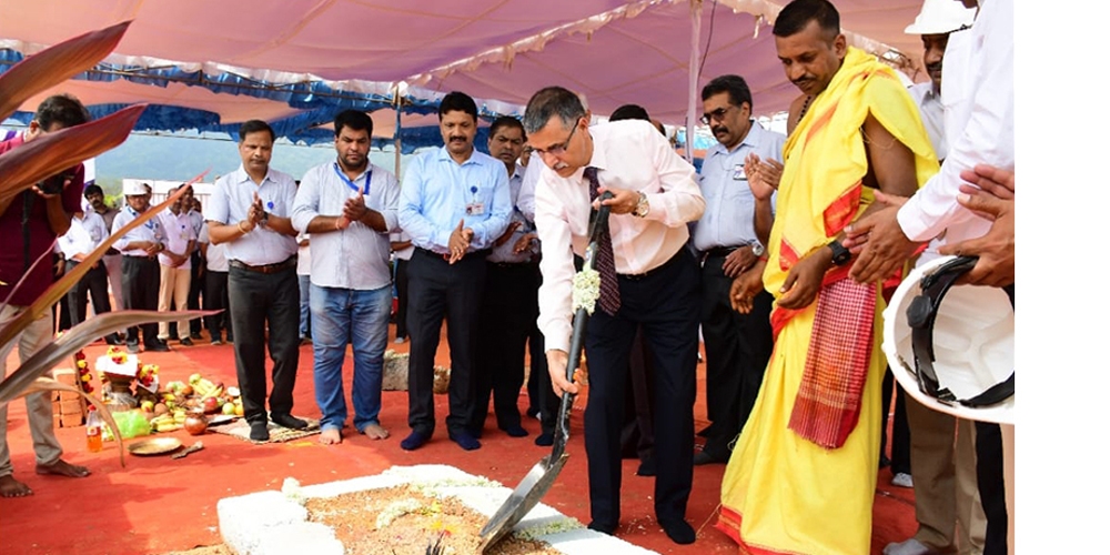 Pose de la première pierre de Kaiga 5 et 6 en Inde.