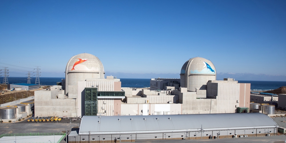 Centrale nucléaire de Shin Hanul avec les deux tranches de réacteur à eau pressurisée