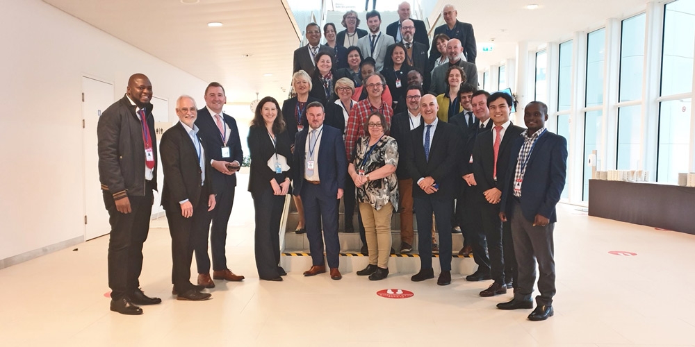 Gruppenbild der Gemeindevertreter von Standorten mit Nuklearanlagen