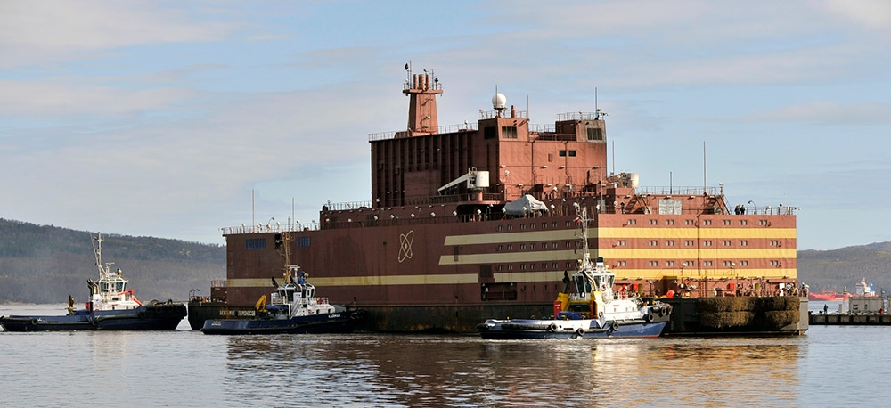 Die Akademik Lomonosow erreicht die Pier der FGUP Atomflot in Murmansk.