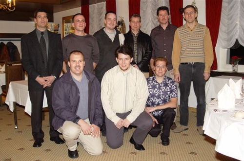 Die neun erfolgreichen Absolventen der Berufsprüfung 2005 für KKW-Anlagenoperateure anlässlich der Schlussfeier in Koblenz.