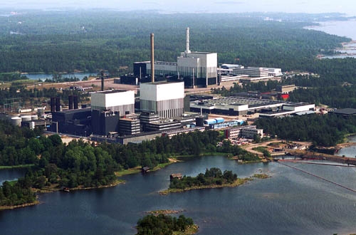 La puissance thermique de la tranche 3 d'Oskarshamn (en arrière-plan) va être augmentée à 3900 MW.