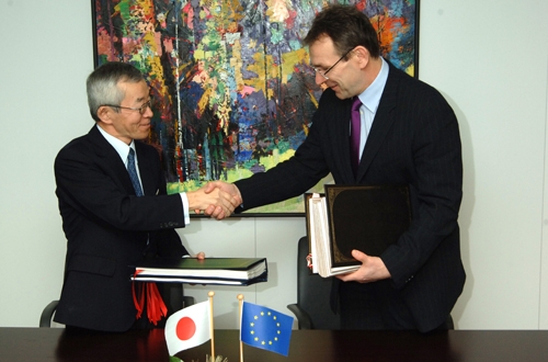 Cooperation UE/Japon: Accord sur les utilisations pacifiques du nucléaire.