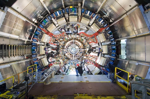 Blick ins Innere des sieben Tausend Tonnen schweren Atlas-Detektors.