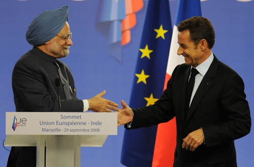 Le Premier ministre indien Manmohan Singh et le président en exercice du Conseil européen, Nicolas Sarkozy, ont signé un accord relatif à un plan d&#39;action commun dans le domaine de l&#39;énergie et du climat.
