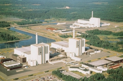 Im Kernkraftwerk Forsmark-2 ereignete sich ein Zwischenfall, der provisorisch der Stufe 2 der internationalen Störfallbewertungsskala Ines zugeordnet worden ist.