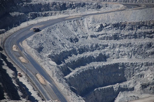 40 km südlich der Uranmine Rössing (im Bild) ist die zweite Mine des Landes, Langer Heinrich, in Betrieb genommen worden.