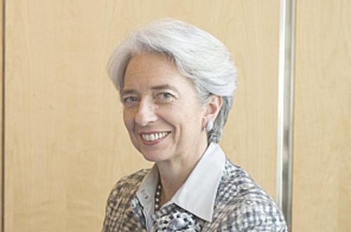 Christine Lagarde, französische Wirtschafts- und Finanzministerin, hat ein Nuklearabkommen mit Algerien unterzeichnet.