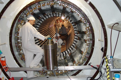 Kernkraftwerk Leibstadt: Ein Schaden am Generator (hier im Bild) führt zu einem Stillstand bis mindestens Anfang September 2005.