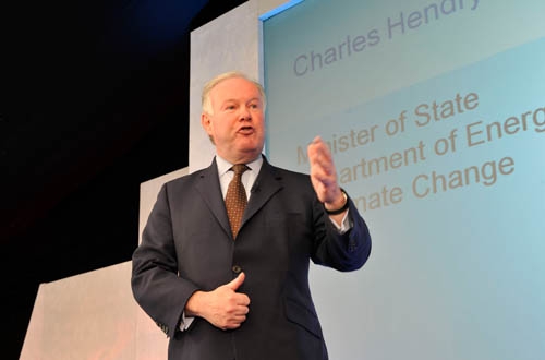 Charles Hendry zur Notwendigkeit von Investitionen in den Energiesektor: «Die Industrie braucht so viel Sicherheit wie möglich, um so grosse Investitionen zu tätigen.»