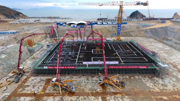 Les travaux de construction du tout premier China Fast Reactor (CFR) d’une puissance électrique de 600 MW ont été lancés le 29 décembre 2017 sur le site de Xiapu.
