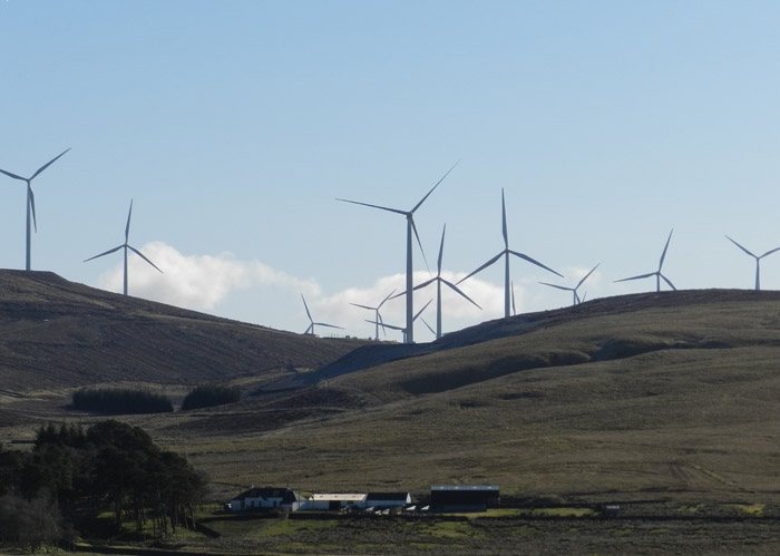 Une forte opposition contre les éoliennes: Clyde Wind Farm en Ecosse.