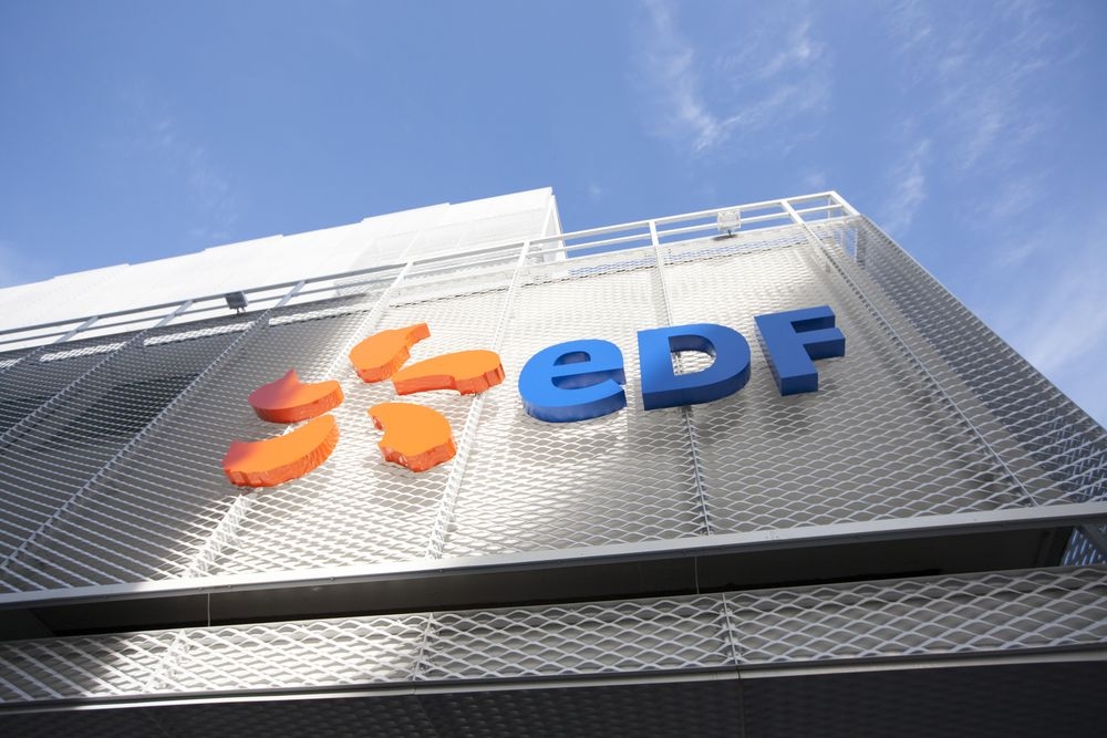 Électricité de France (EDF) remet à la Pologne une offre non contraignante pour la construction de quatre à six EPR.
