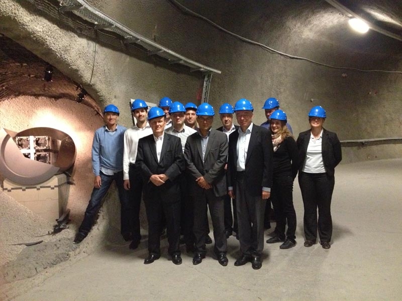 Le 6 septembre 2013, les membres de la commission franco-suisse ont visité le laboratoire souterrain du Mont Terri dans le canton du Jura. Les travaux de recherche menés sur les argiles ont été présentés. Les deux pays envisagent en effet un stockage des déchets hautement radioactifs dans des argiles de couches profondes.