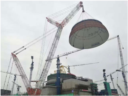 Die Containmentkuppel der fünften Einheit des Kernkraftwerks Fuqing ist aufgesetzt.
