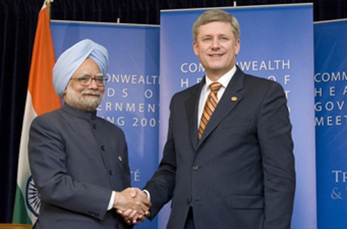 Die Regierungschefs Indiens und Kanadas nach ihren erfolgreichen Verhandlungen für ein nukleares Koopeationsabkommen