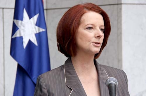 «Je pense qu&#39;il est temps pour l&#39;ALP de revoir ses positions. La vente d&#39;uranium à l&#39;Inde représentera un plus pour l&#39;économie et le marché du travail australiens.» C&#39;est là la déclaration faite lors d&#39;une conférence de presse par Julia Gillard, Première ministre de l&#39;Australie.