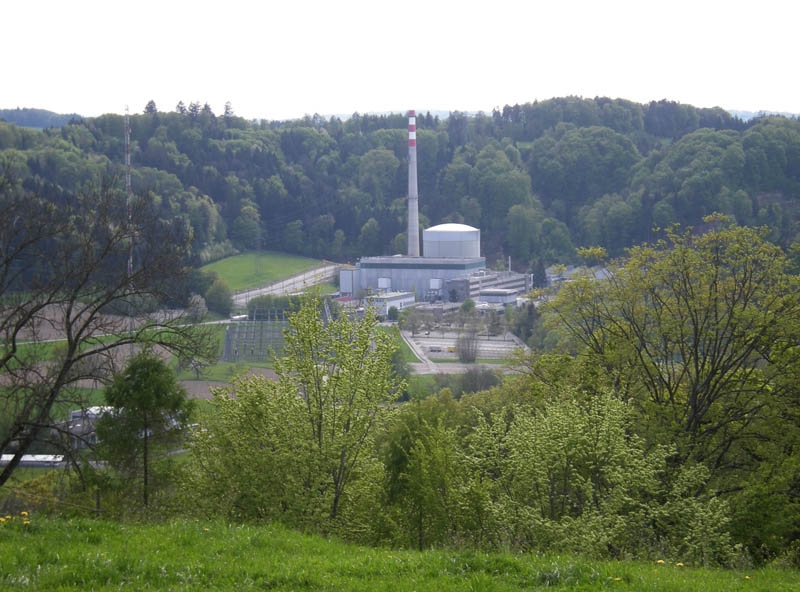 Selon l’IFSN, la centrale nucléaire de Mühleberg remplit aujourd’hui les exigences minimales définies par la loi et dispose même d’une marge de sécurité. L’IFSN veillera à ce que cette marge soit conservée jusqu’au dernier jour d’exploitation, en 2019, et reste ainsi nettement en-dessus des critères de mise hors service.
