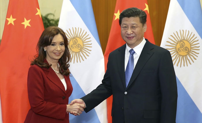 Beim Treffen der argentinischen Präsidentin Cristina Fernández de Kirchner mit ihrem chinesischen Amtskollegen Xi Jinping wurde ein Zusammenarbeitsabkommen zum Bau einer Leichtwasser-Reaktoreinheit vereinbart.