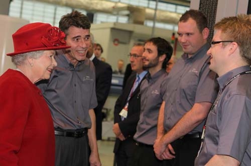 La reine Elizabeth II, en novembre 2010, lors du lancement de la construction du Nuclear Advanced Manufacturing Research Centre.