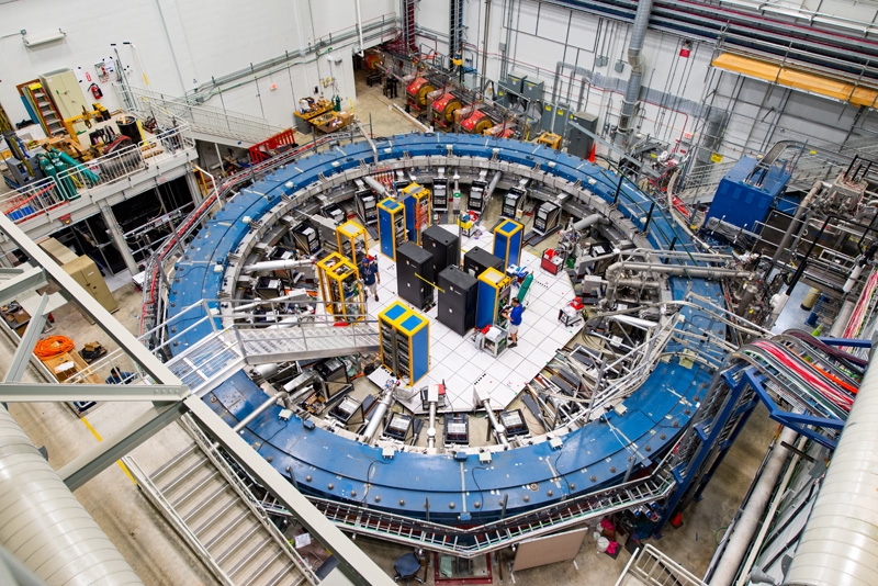 Der Ringmagnet am Fermilab, der für das Myon-g-2-Experiment verwendet wurde.