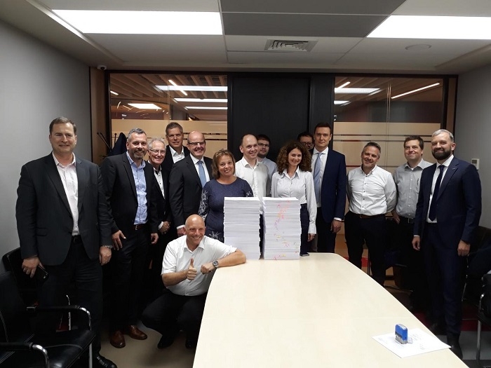 Am 22. Oktober 2019 haben Vertreter der RASU JSC, der Framatome und der Siemens AG in Moskau einen Vertrag zur Ausrüstung der in Ungarn geplanten Einheiten Paks-5 und -6 unterzeichnet.