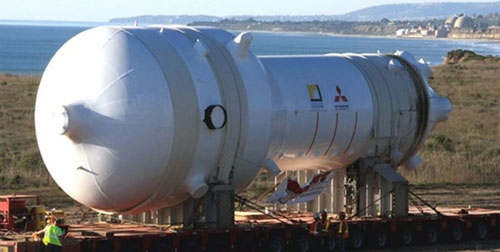 Die gelieferten Dampferzeuger für San-Onofre-3 gehören laut MHI zu den grössten der Welt mit einem Durchmesser von knapp 7 m und einem Gewicht von 580 t.