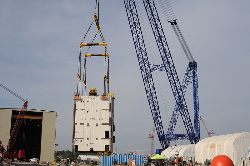 Nouvelles avancées sur le chantier de la tranche Virgil C. Sommer 2: mise en place du module du bâtiment des auxiliaires nucléaires CA-20.