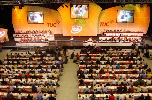 Ed Miliband forderte an der Jahrestagung der britischen Gewerkschaft TUC eine «Dreieinigkeit für saubere Energien».