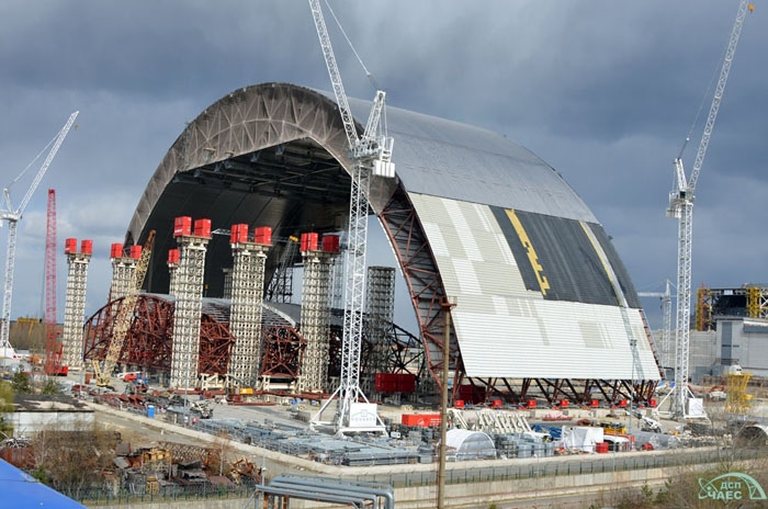 Die östliche Teilkonstruktion der neuen Sicherheitshülle für Tschernobyl-4 ist fertiggestellt.