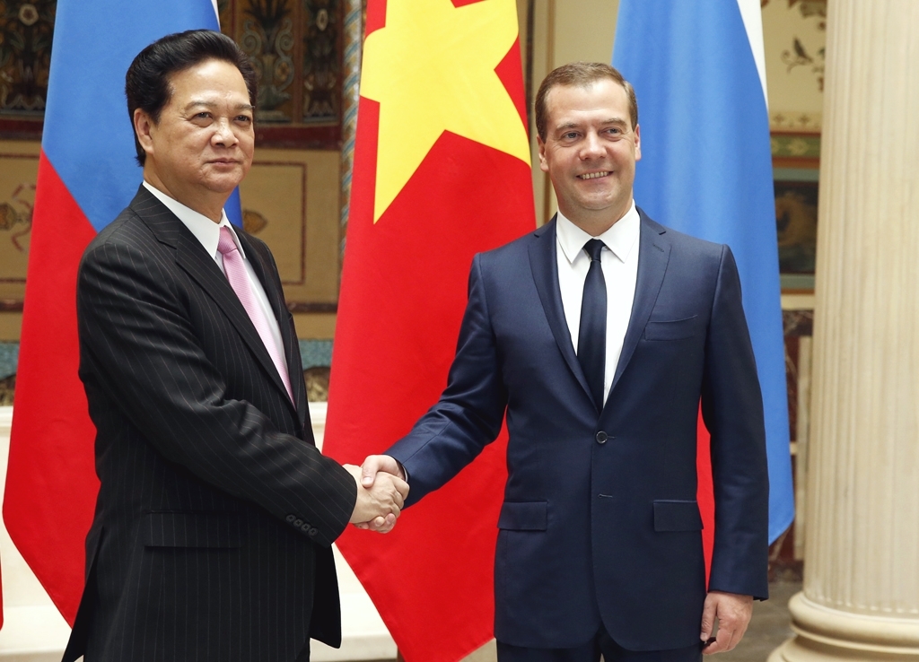 Vietnams Ministerpräsident Nguyen Tan Dung und sein russischer Amtskollege Dmitri Medwedew trafen sich erneut für einen bilateralen Austausch.