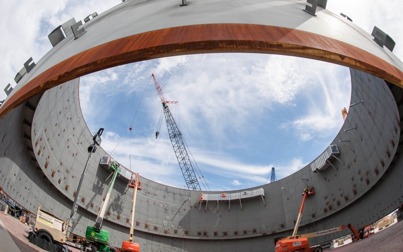 Der mittlere Ring für die Sicherheitshülle der Kernkraftwerkseinheit Vogtle-3 ist im März 2015 am Standort angekommen.