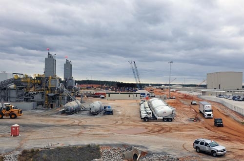 Die beiden geplanten Einheiten am Standort Vogtle haben mit der Zertifizierung des AP1000 einen weiteren Schritt in Richtung COL-Erteilung gemacht. So präsentierte sich die Vogtle-Baustelle am 29. November 2011.