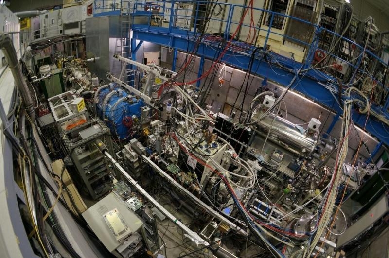 Mit dem Asacusa-Experiment haben Forscher zum ersten Mal einen Teilchenstrahl aus Anti-Wasserstoff erzeugt.