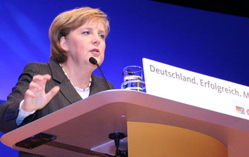 Angela Merkel möchte die Kernenergie in Deutschland länger nutzen, rechnet aber nicht mit einer baldigen Abkehr vom Atomausstieg