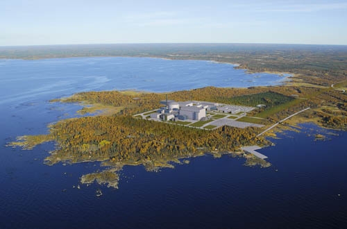 Die Fennovoima hat Mitte Januar 2009 ein Gesuch für den Grundsatzentscheid zum Bau eines neuen Kernkraftwerks der finnischen Regierung vorgelegt. Die Fotomontage zeigt einen EPR am Standort Pyhäjoki im Westen des Landes.