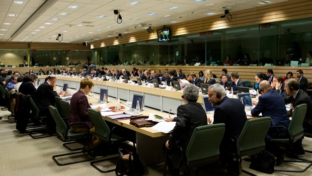 Der Rat der Europäischen Union verabschiedet diskussionslos eine neue Richtlinie zum Strahlenschutz.