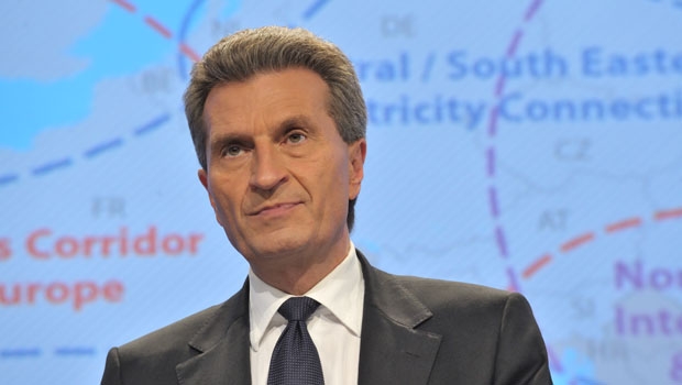 EU-Energiekommissar Günter Oettinger gegenüber NucNet: Es muss ein Entscheid des freien Marktes bleiben, ob wichtige Energieprojekte durchgeführt werden oder nicht.»