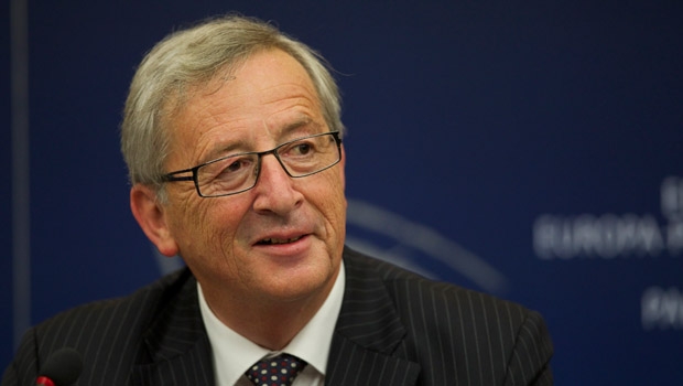 EU-Kommissionspräsident Jean-Claude Juncker kündigt eine Investitionsoffensive an, um das Wachstum in Europa wieder anzukurbeln und mehr Arbeitsplätze zu schaffen.