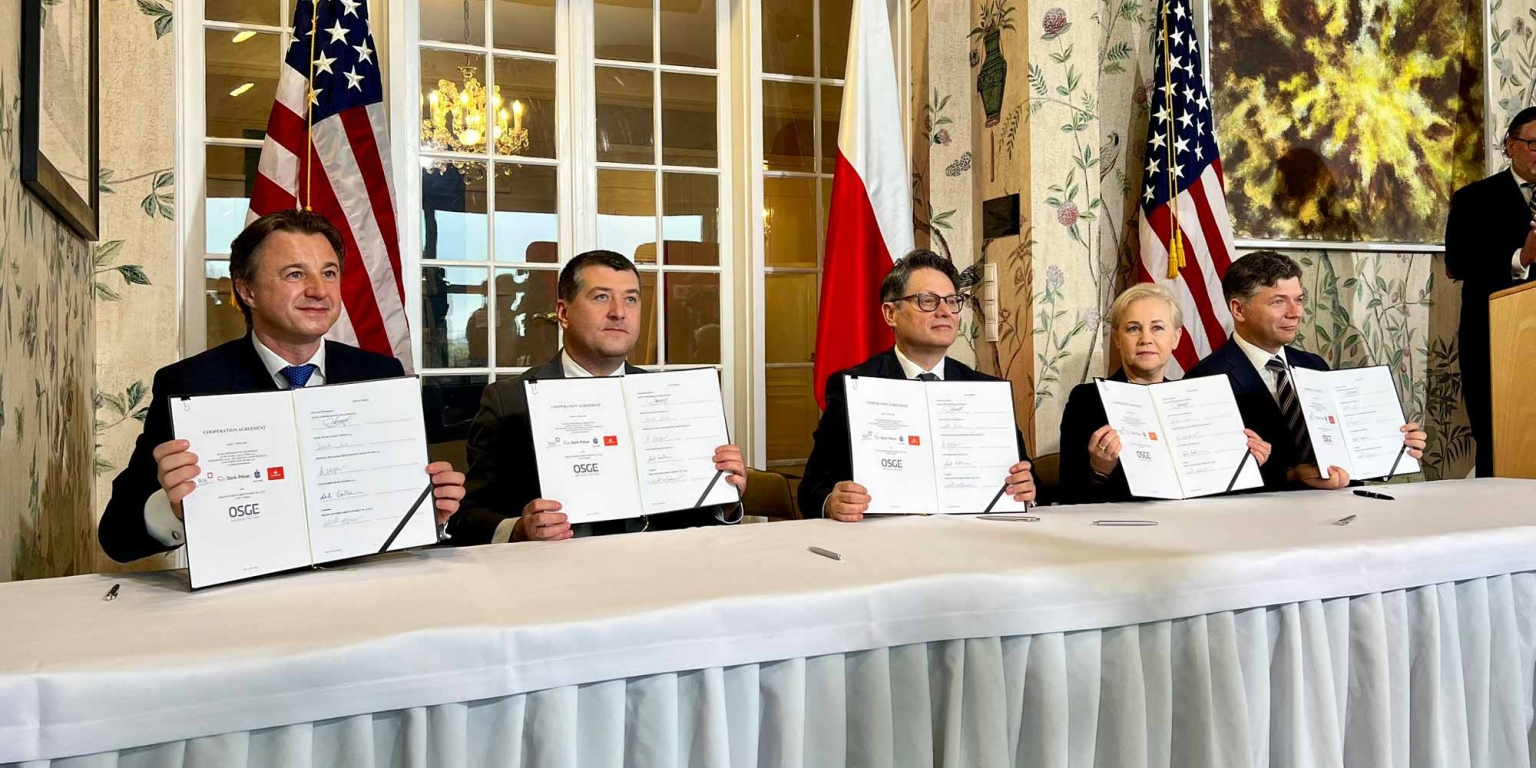 Signature des accords de coopération