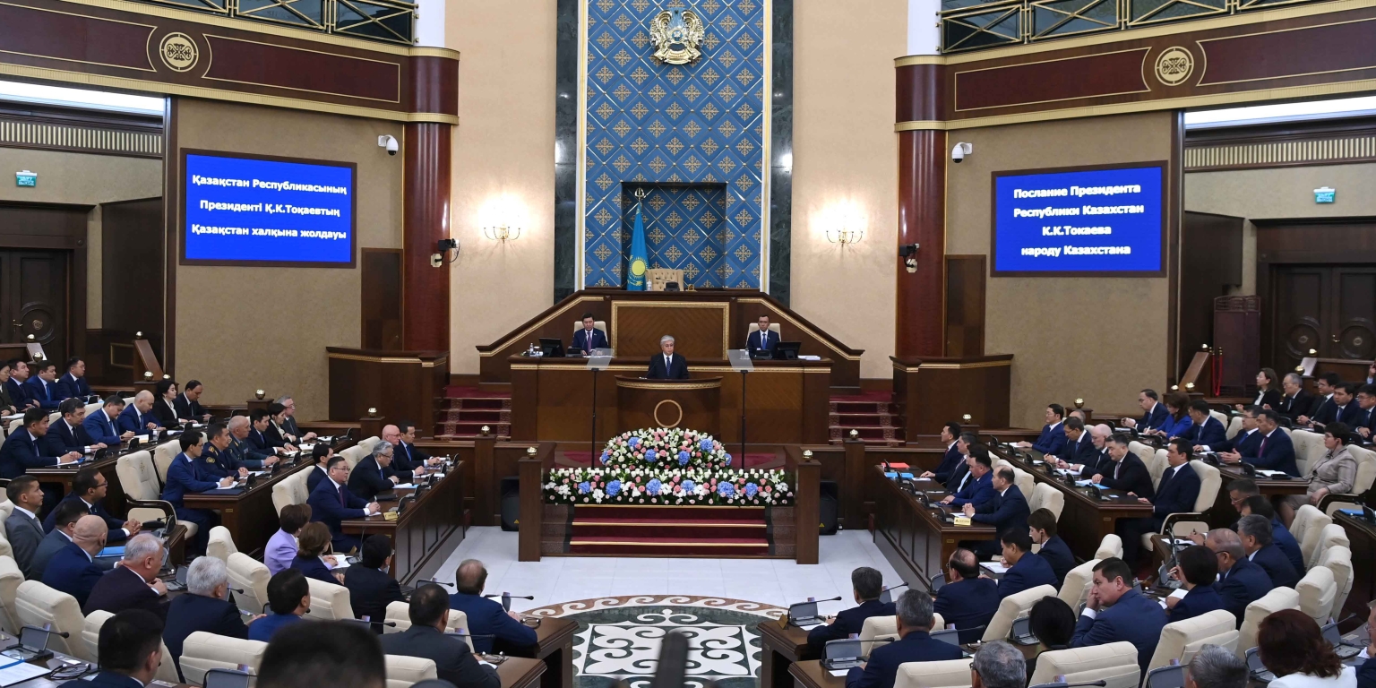 Parlamentssitzung in Kasachstan
