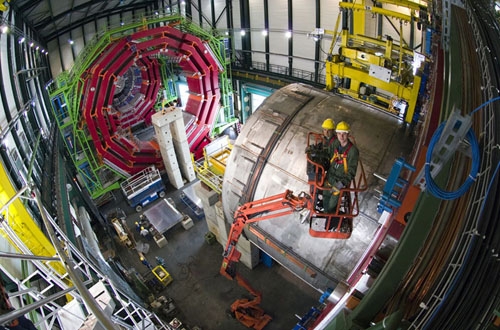 Cern: L'aimant supraconducteur CMS atteint son champ nominal ...