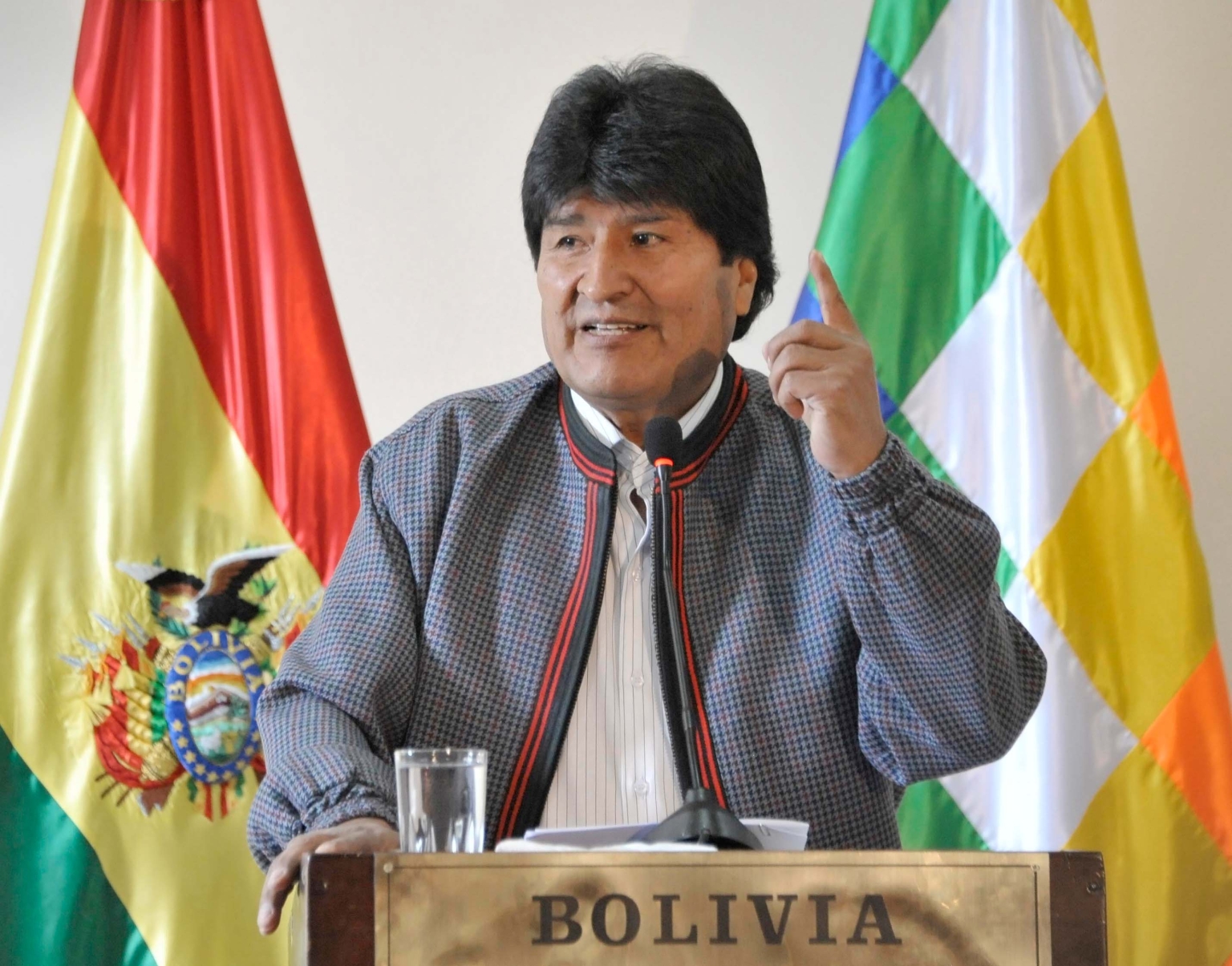 «Der Aufbau und die Umsetzung dieses Zentrums beschert unserem Land einen Quantensprung in den wissenschaftlichen und technologischen Fähigkeiten», erklärte Boliviens Präsident, Evo Morales, bei der Ankündigung eines neuen Forschungs- und Entwicklungszentrum für Kerntechnik in El Alto.
