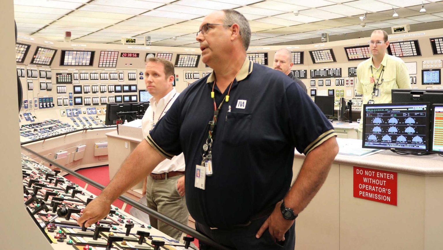L’opérateur Bill Hahn a synchronisé pour la première fois avec le réseau la tranche nucléaire Watts-Bar 2, dans l’Etat américain du Tennessee, le 3 juin 2016.