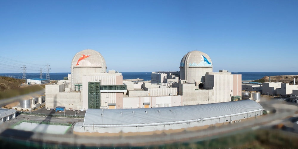 Die Kernkraftwerkseinheit Shin-Hanul-2 (rechts)
