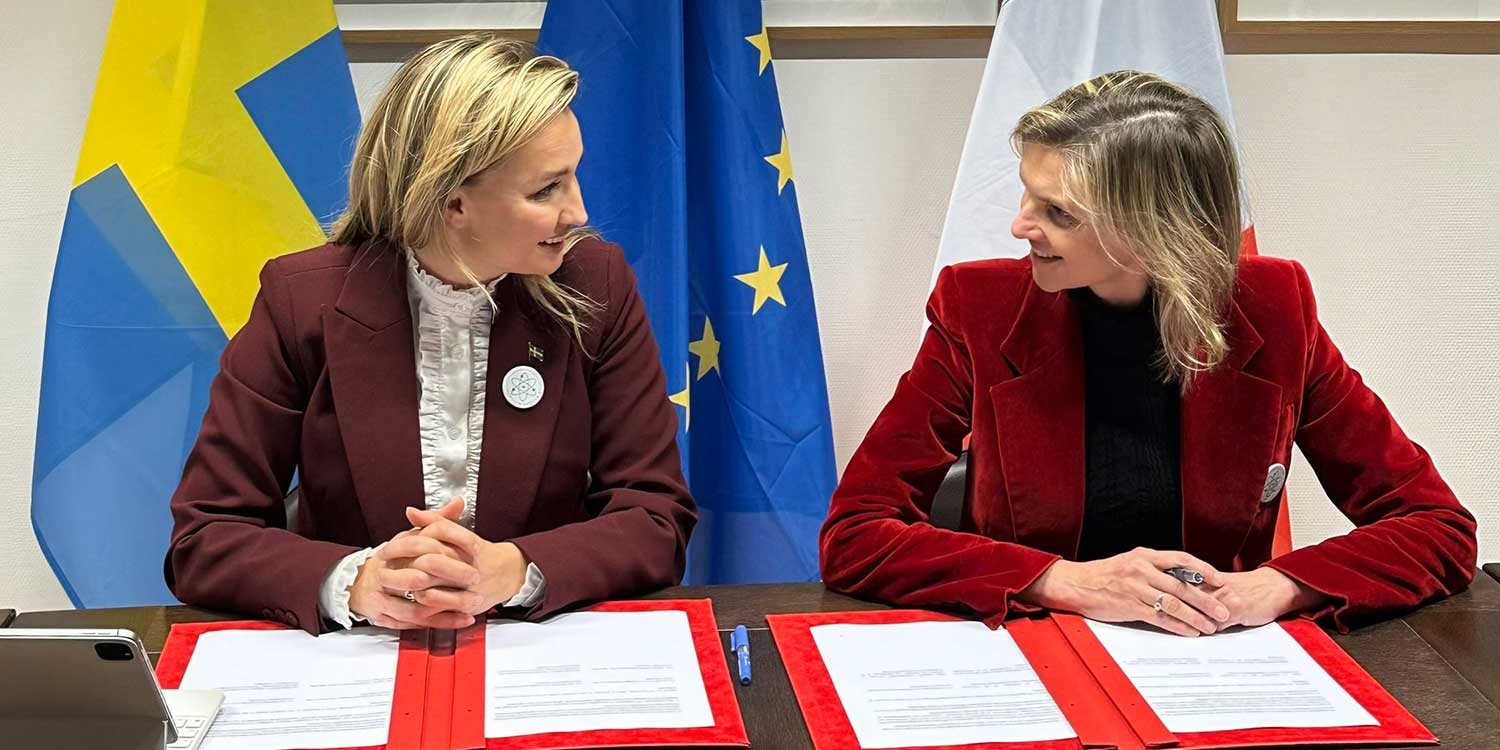 Die französische Ministerin für die Energiewende Agnès Pannier-Runacher (rechts) und ihre schwedische Amtskollegin Ebba Busch