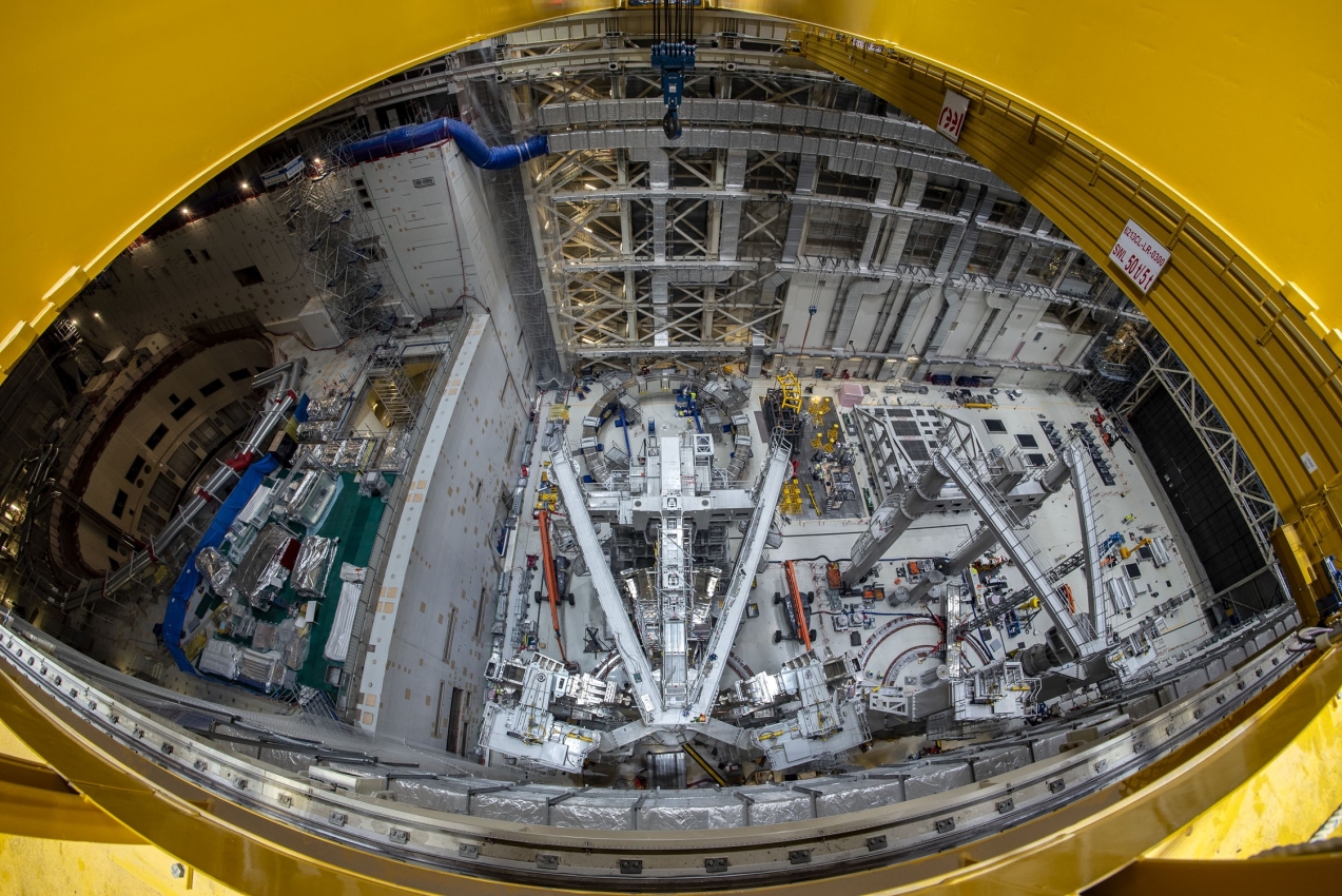 Le montage d’ITER, à Cadarache, dans le sud de la France, a commencé le 28 juillet 2020: coup d'œil dans la halle de montage.